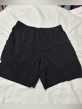 Lululemon Men's Pace Breaker Short - Large   L-01